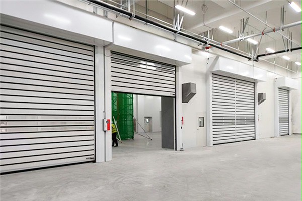 助力國產半導體行業!北方華創潔凈車間用西朗門業硬質快速門